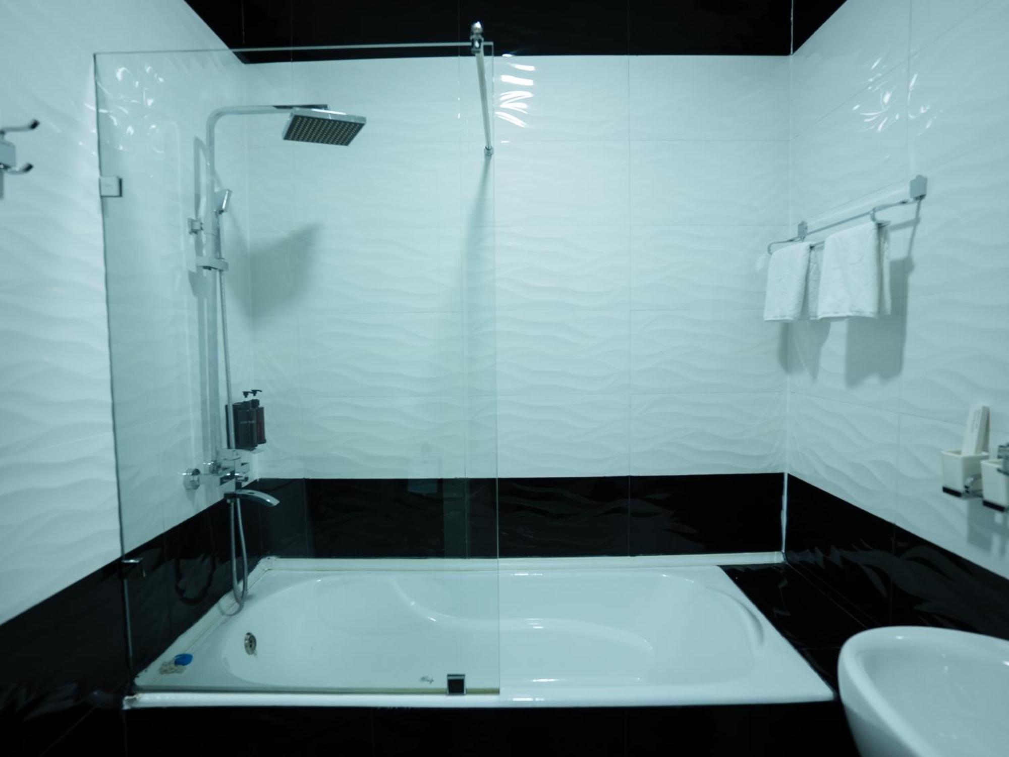 Avant Wellness Hotel Pool&Spa, Free Airport Shuttle Service Tasjkent Buitenkant foto